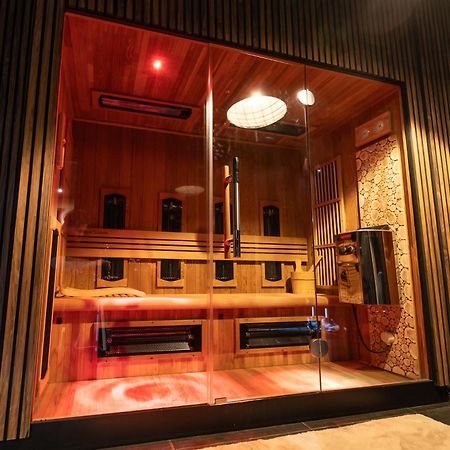 De Luxe Bed &Wellness Villa 's-Hertogenbosch  ภายนอก รูปภาพ