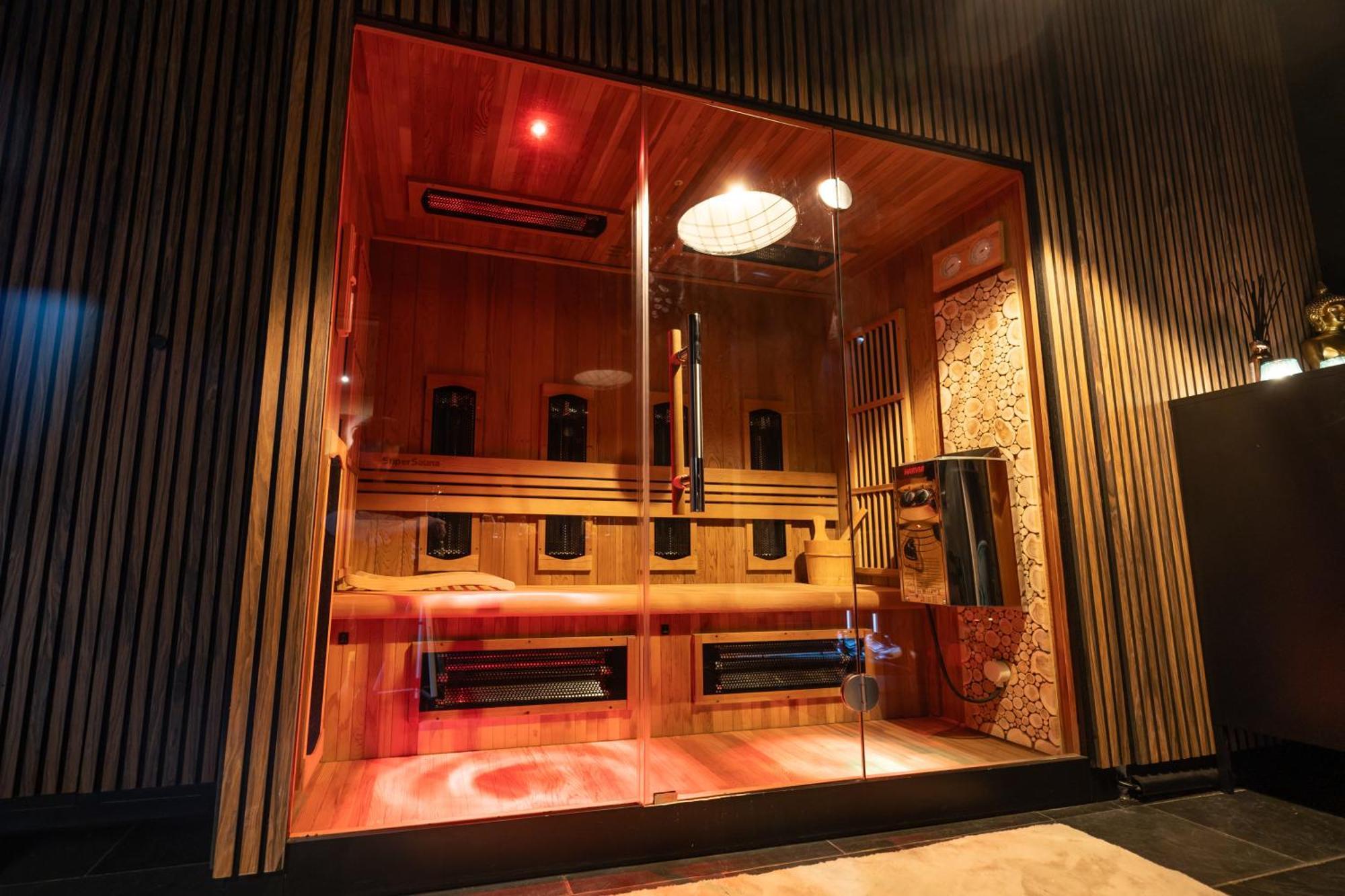 De Luxe Bed &Wellness Villa 's-Hertogenbosch  ภายนอก รูปภาพ