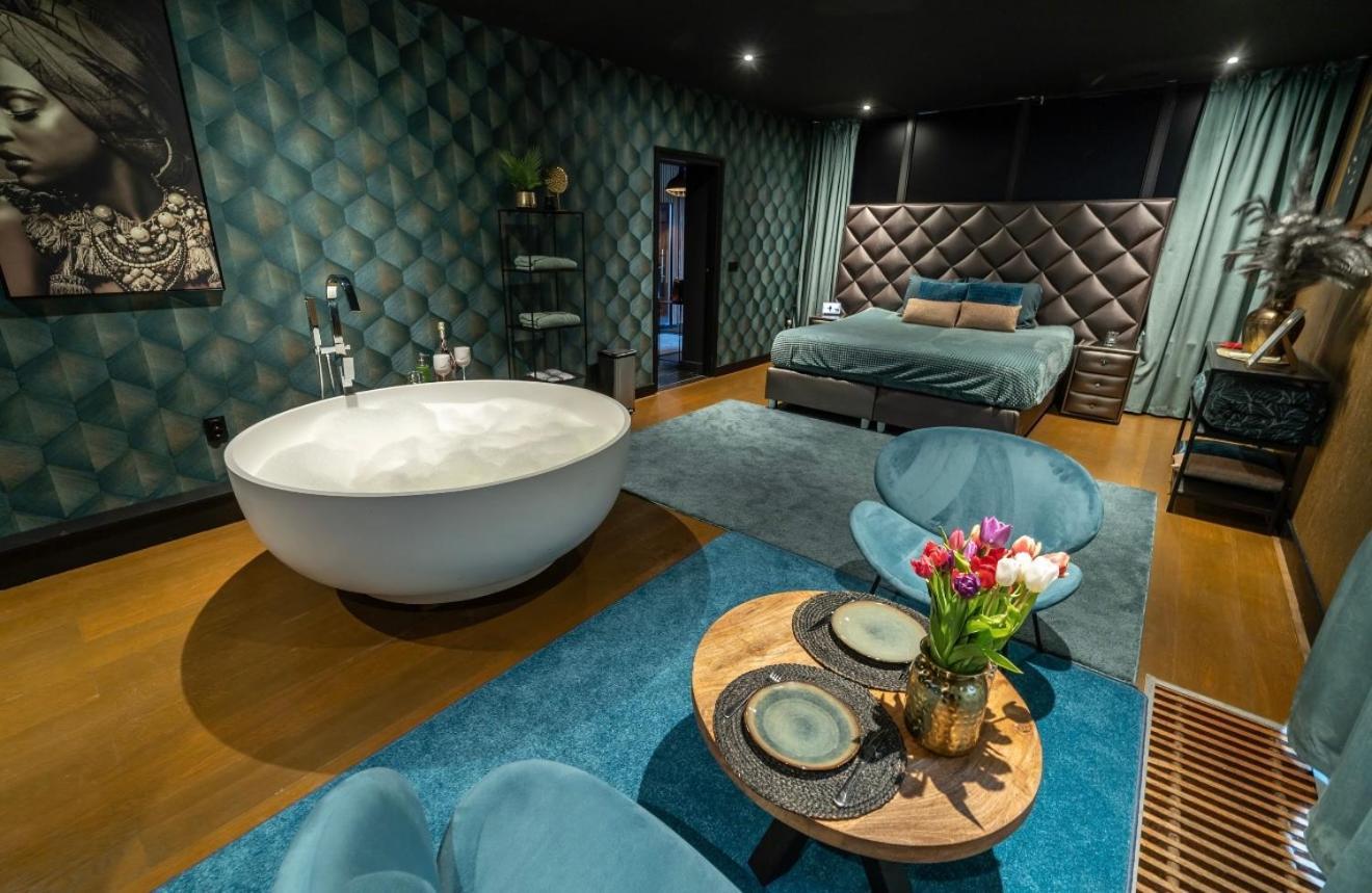 De Luxe Bed &Wellness Villa 's-Hertogenbosch  ภายนอก รูปภาพ